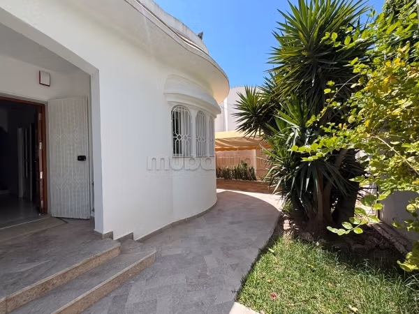 In vendita una villa in S3 a Cité El Ghazala