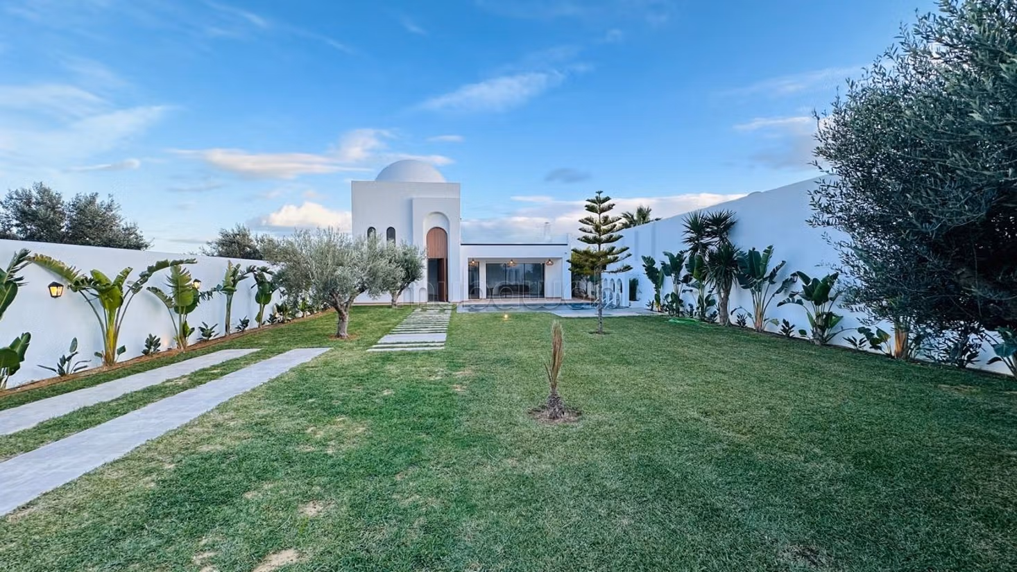 Luxury Arabesque Villa with Private Pool, Hammamet