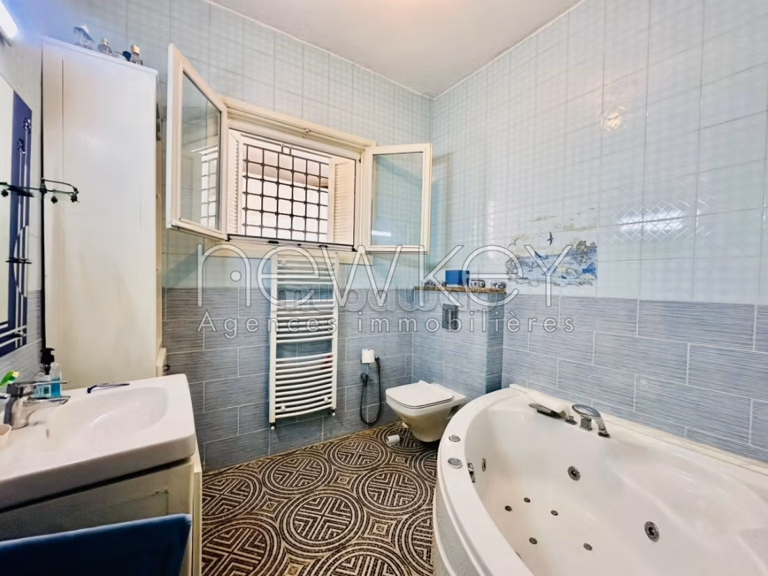 A vendre une villa s3 à Rades