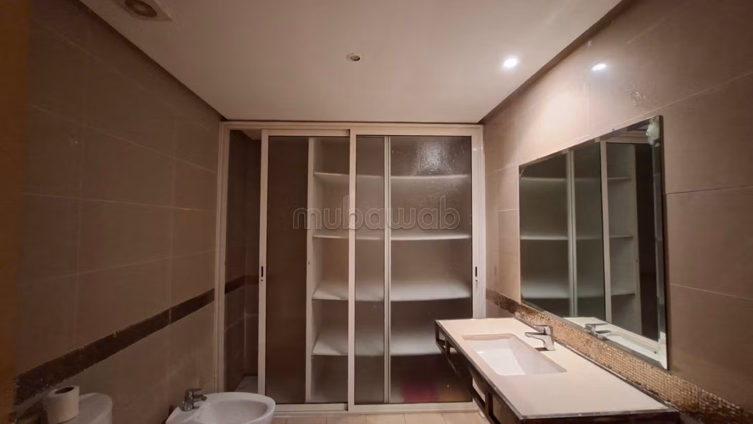 Bureau 79 m² vide ou meublé proche Alpha 55
