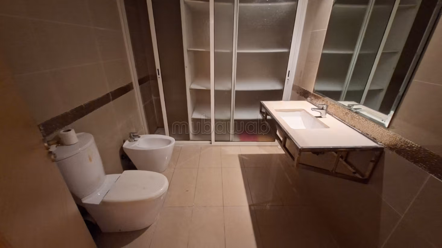 Bureau 79 m² vide ou meublé proche Alpha 55