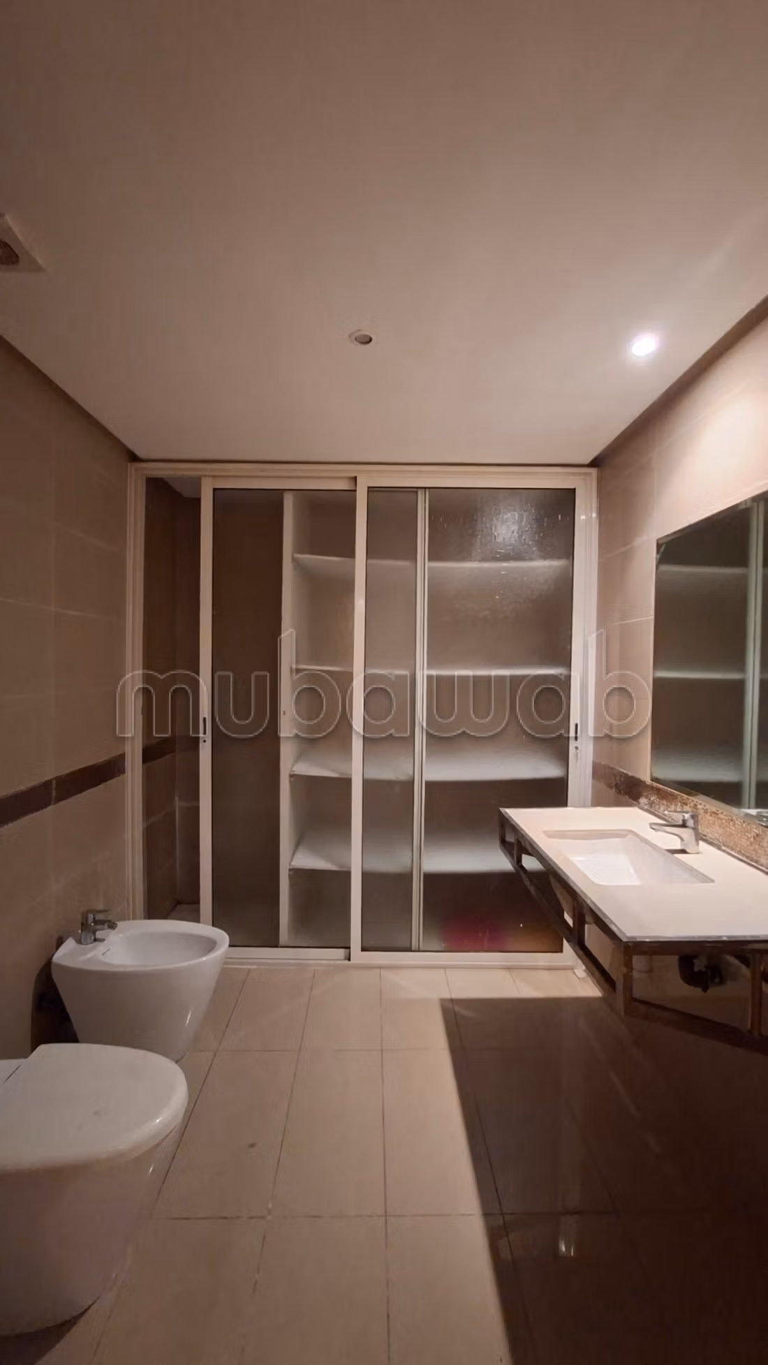 Bureau 79 m² vide ou meublé proche Alpha 55