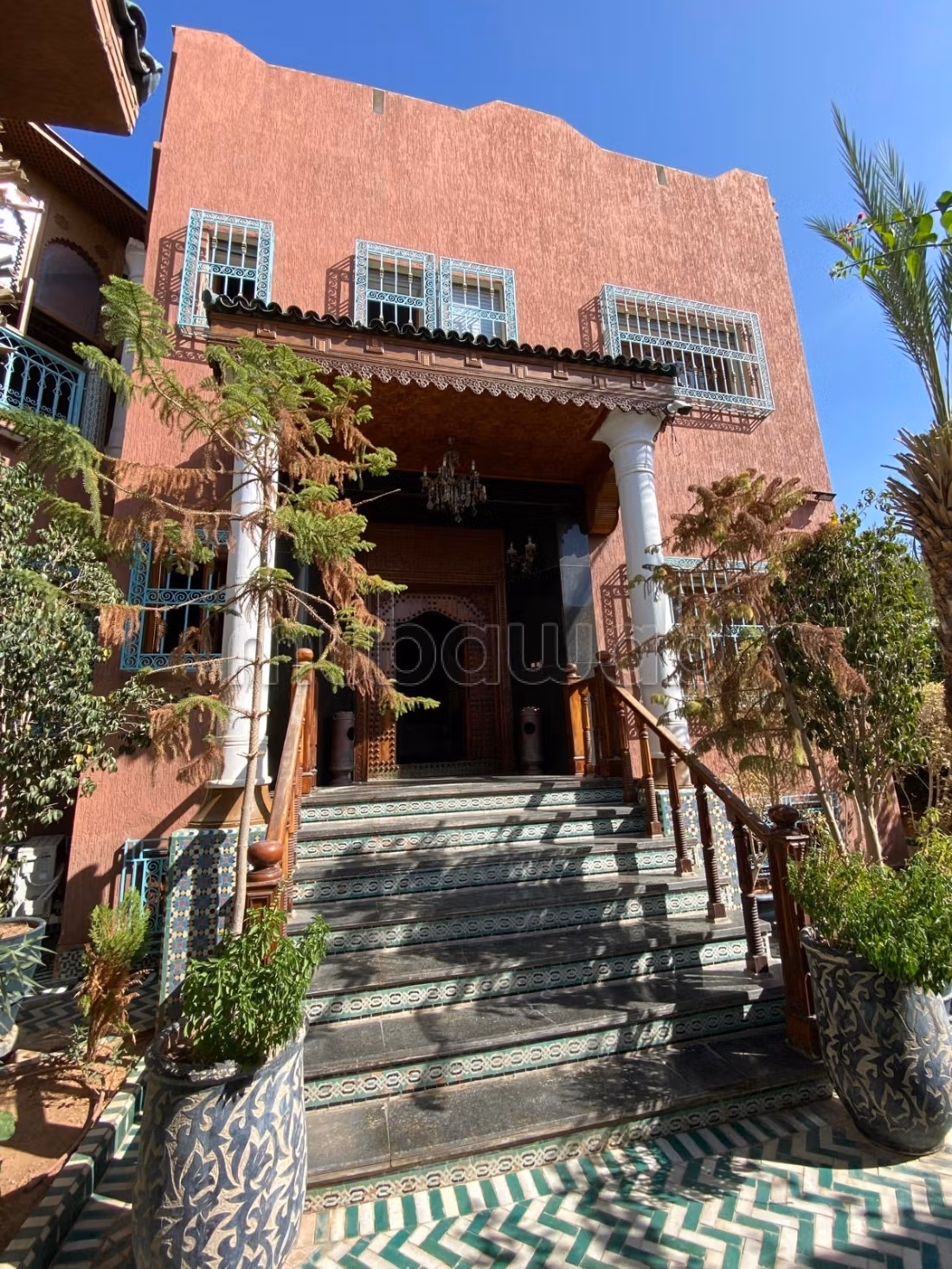 Bella villa en venta a pasos de Targa con piscina privada