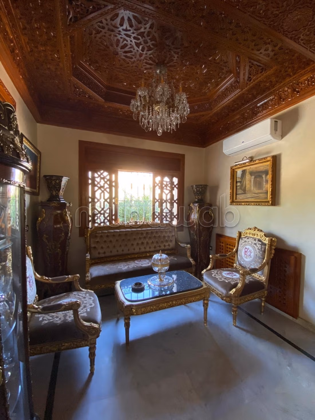 Bella villa en venta a pasos de Targa con piscina privada