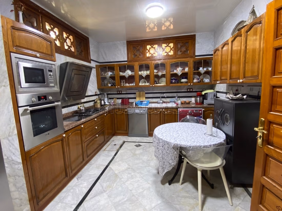Bella villa en venta a pasos de Targa con piscina privada