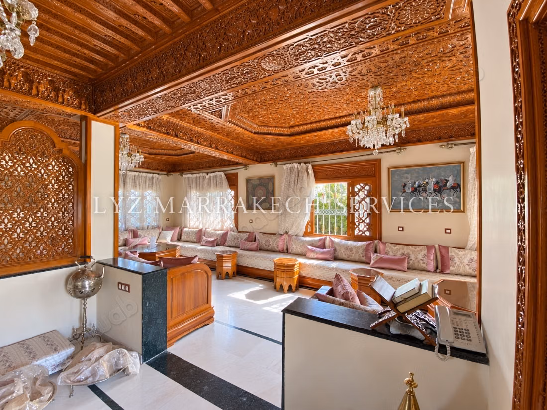 Hermosa villa en venta a pocos pasos de Targa con piscina privada