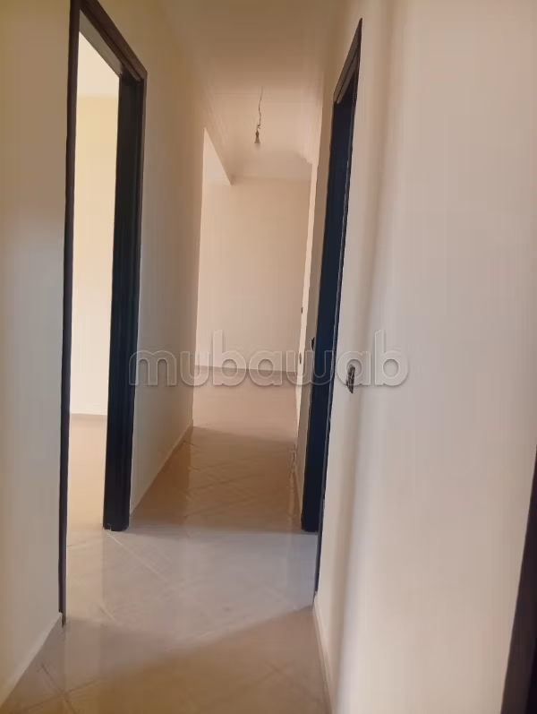 Leeg appartement te huur 3 slaapkamers