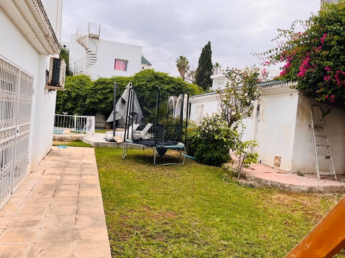 Spacious S6 villa with pool, Carthage