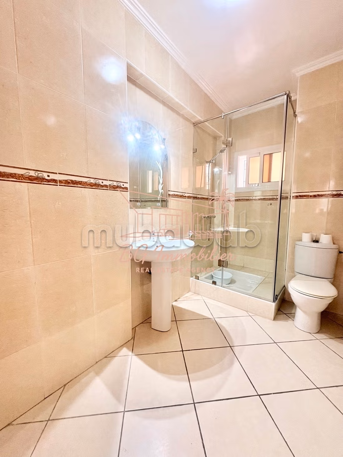 Joli appartement rénové 2 chambres quartier Founti