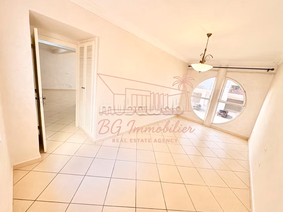 Joli appartement rénové 2 chambres quartier Founti