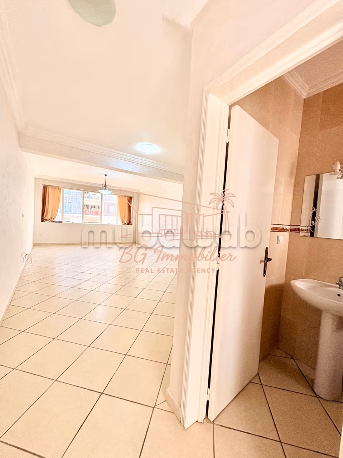 Joli appartement rénové 2 chambres quartier Founti