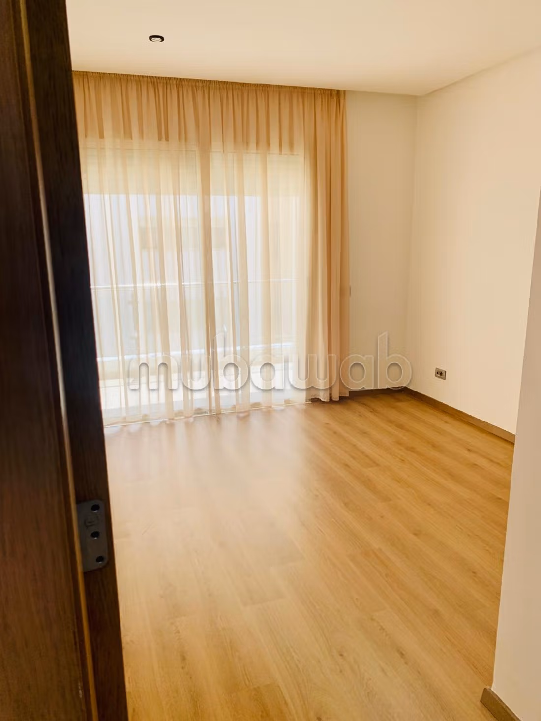 Magnificent empty apartment
