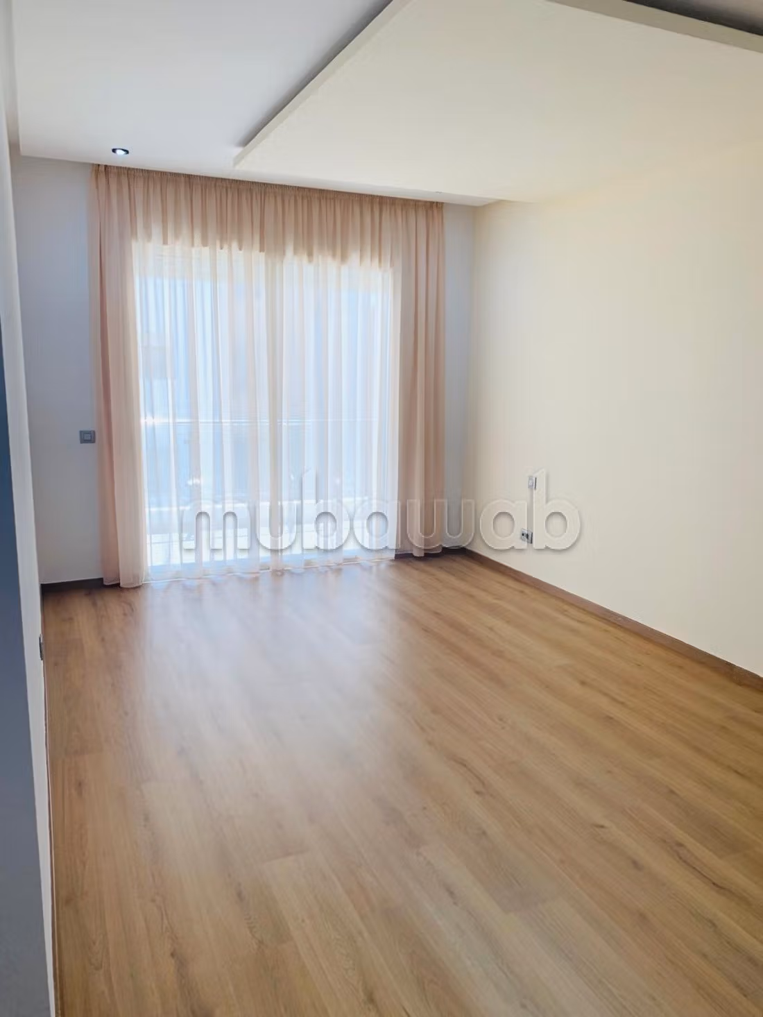 Magnificent empty apartment