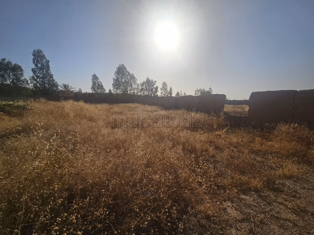 Venta de villa semi finalizada en gran terreno