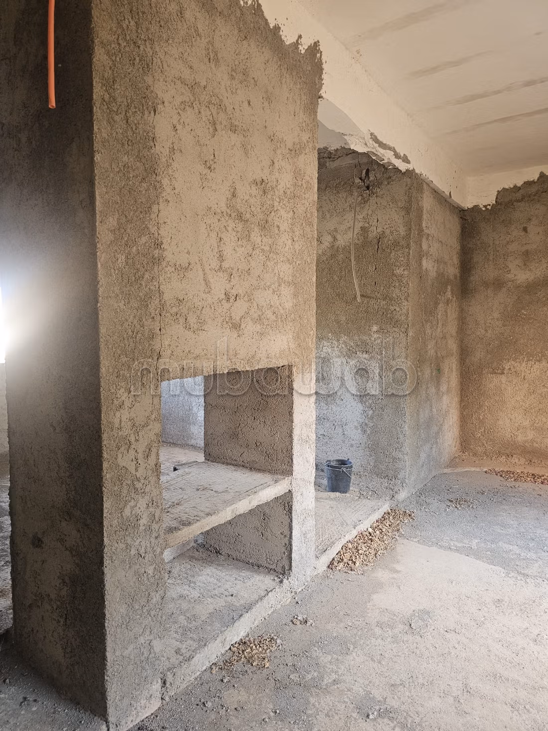 Venta de villa semi finalizada en gran terreno