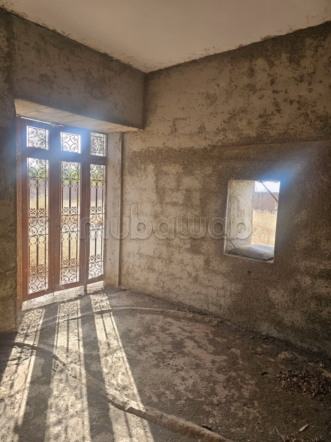 Venta de villa semi finalizada en gran terreno
