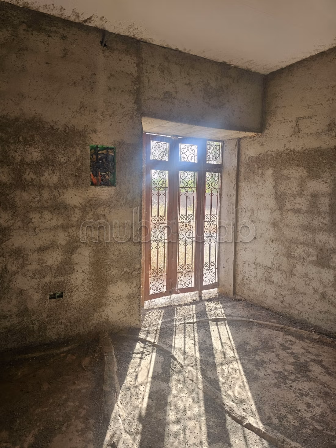 Venta de villa semi finalizada en gran terreno