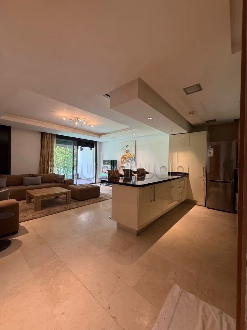 Bel appartamento in affitto a Souissi. Superficie 143 m². Arredato