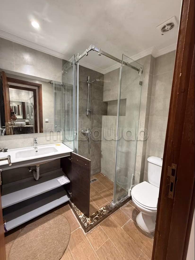 Location d'un appartement à Agdal. 3 chambres. Meublé — 3