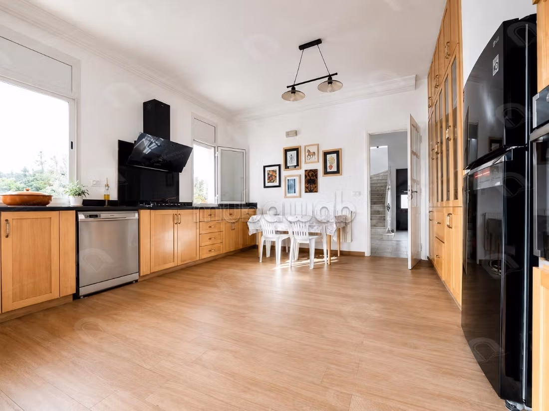 For rent: an S4 villa empty or furnished in Laouina