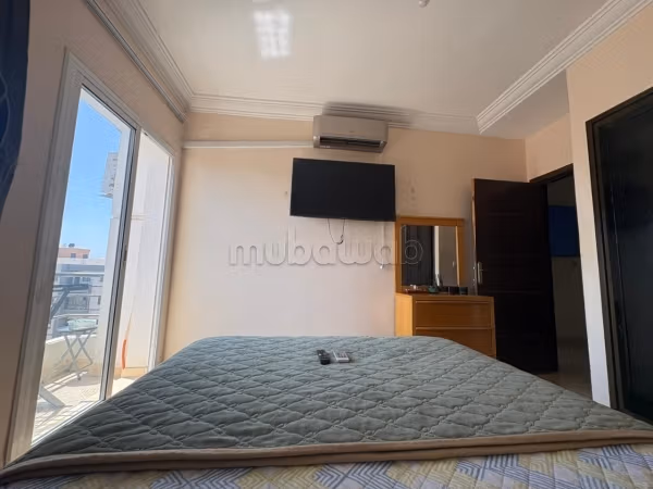 Appartements à louer dans le quartier Huda. 2 chambres magnifiques. Services de conciergerie et climatisation.