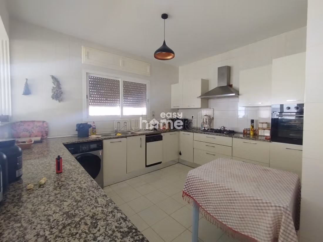 350m² villa on a 605m² plot