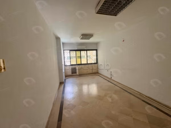 For rent Office H4 in Montplaisir