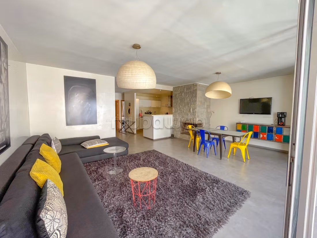Louez cet appartement à Gauthier.
Surface totale 110 m².
Meublé — 2