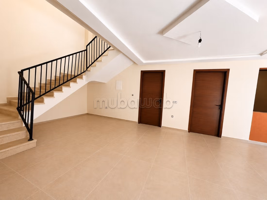 Magnificent empty villa for sale in Targa