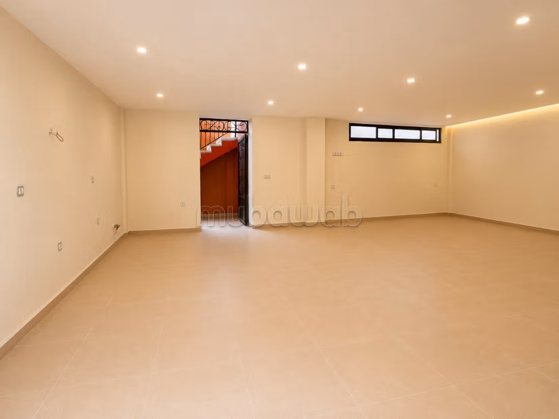 Magnificent empty villa for sale in Targa