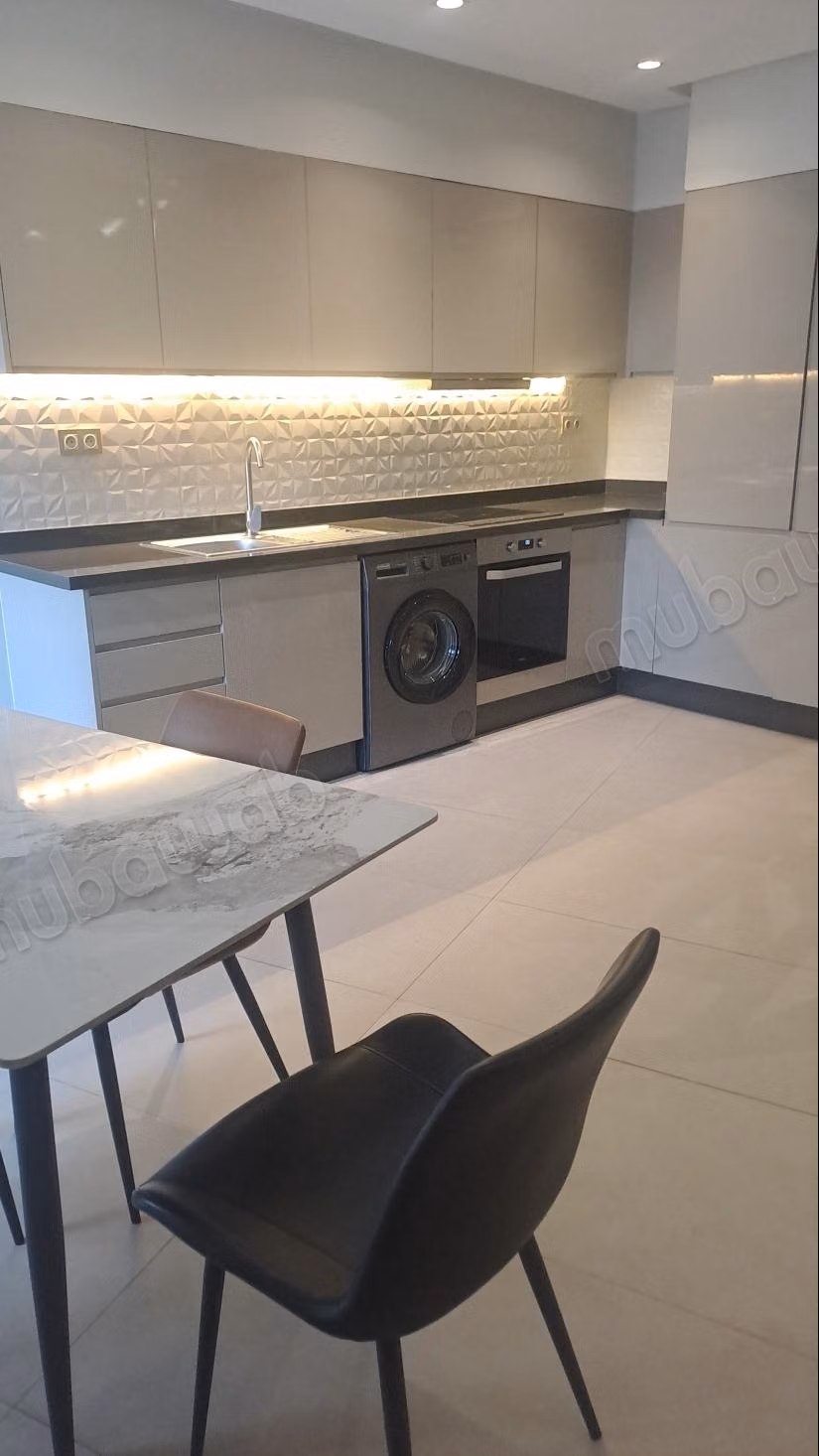 Bijna nieuw appartement met terras