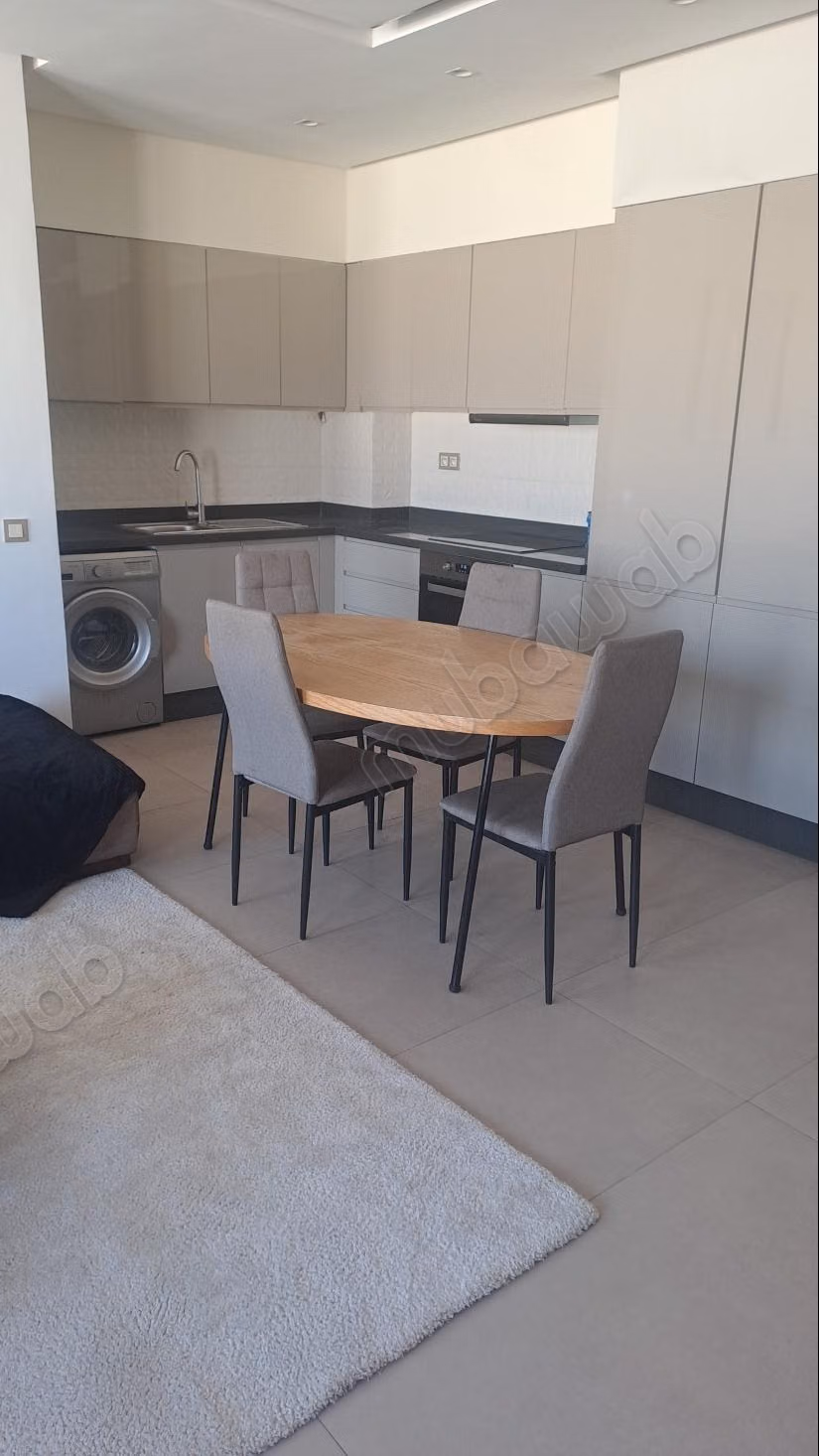 Bijna nieuw appartement met terras