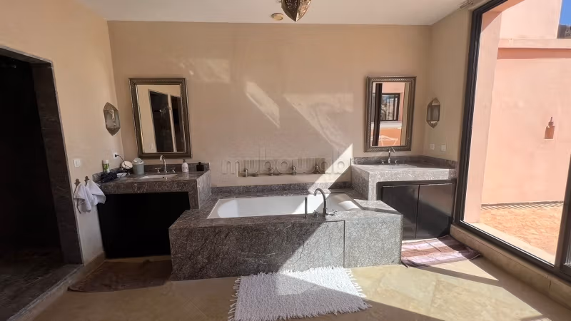 Villa di lusso in affitto a Sidi Youssef. 6 stanze confortevoli. Arredato