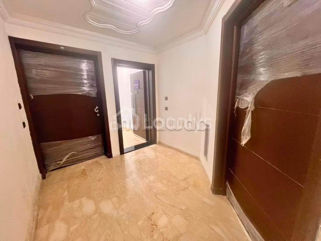 Bureaux neufs à louer Avenue Kadi Ayad
