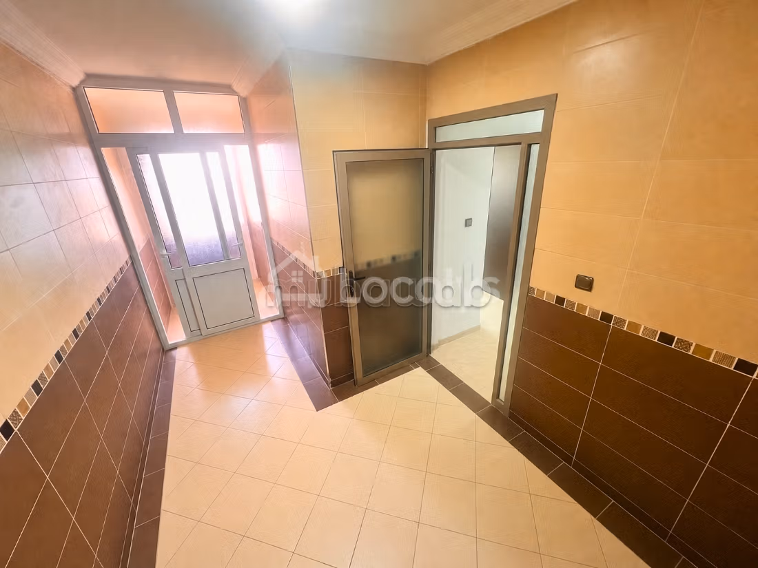 Bureaux neufs à louer Avenue Kadi Ayad