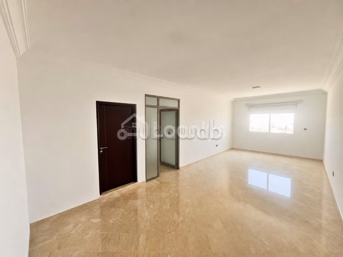 Bureaux neufs à louer Avenue Kadi Ayad