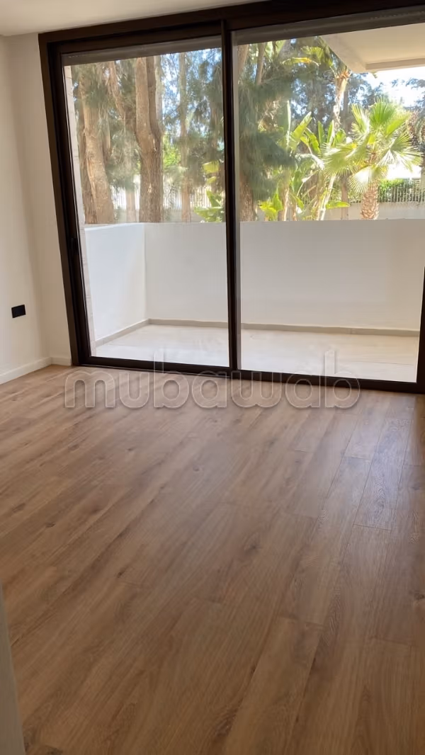 Apartamento con bonito jardín en la Orangerie