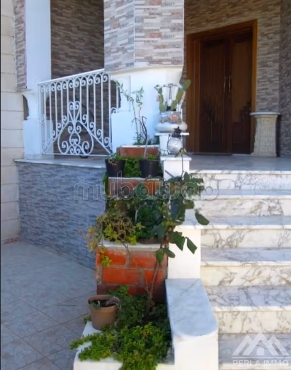 Villa à vendre à Chotrana 2