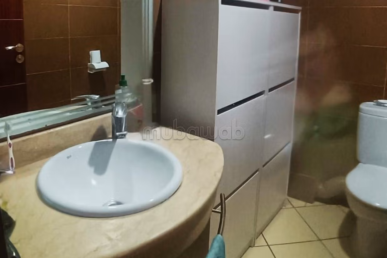 Appartamento in vendita nel quartiere Awlfa. Area 66 m². Ascensore e posti auto