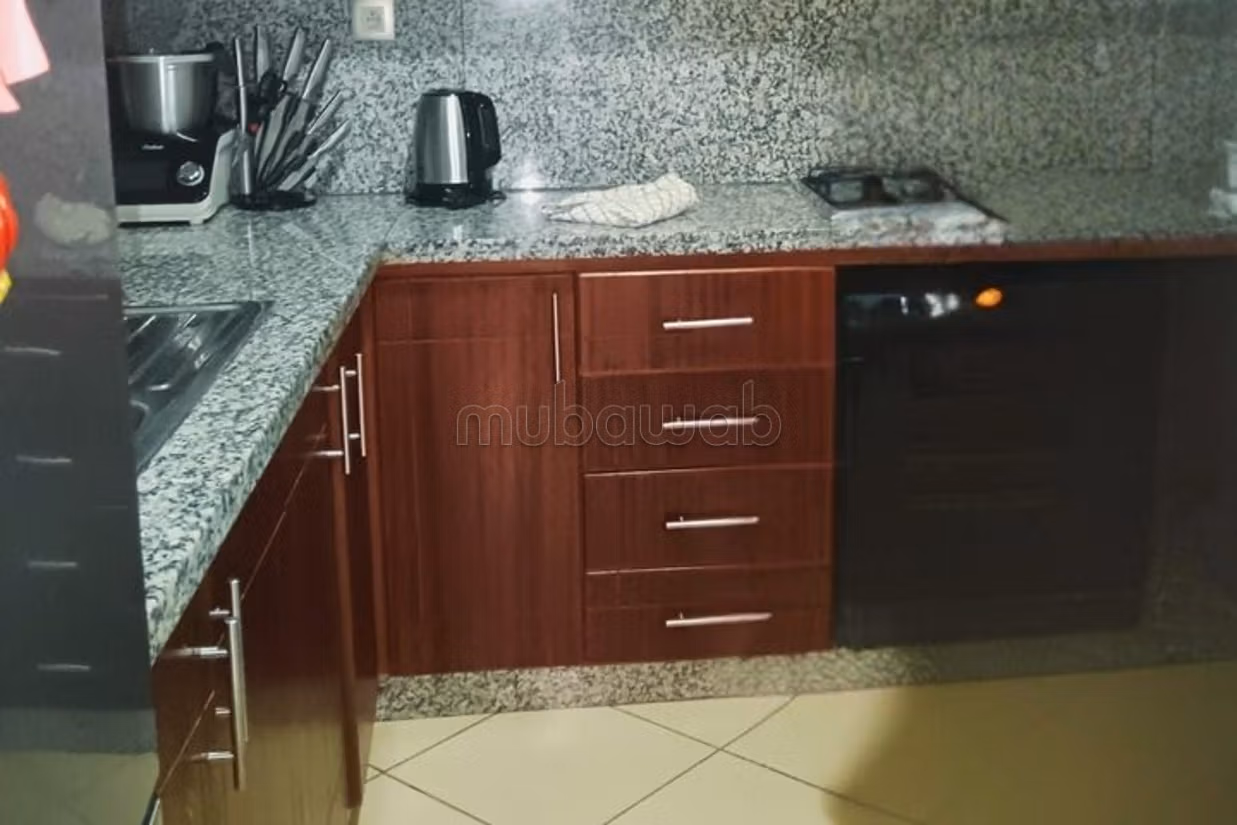 Appartamento in vendita nel quartiere Awlfa. Area 66 m². Ascensore e posti auto