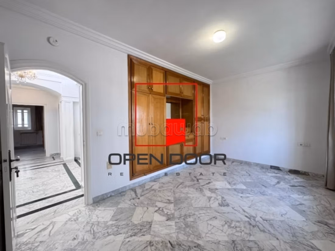 À VENDRE Villa indépendante avec garage et studio