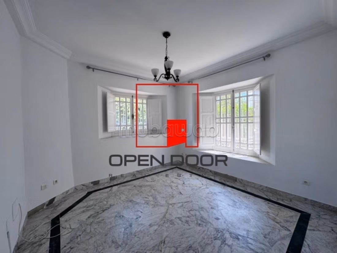 À VENDRE Villa indépendante avec garage et studio