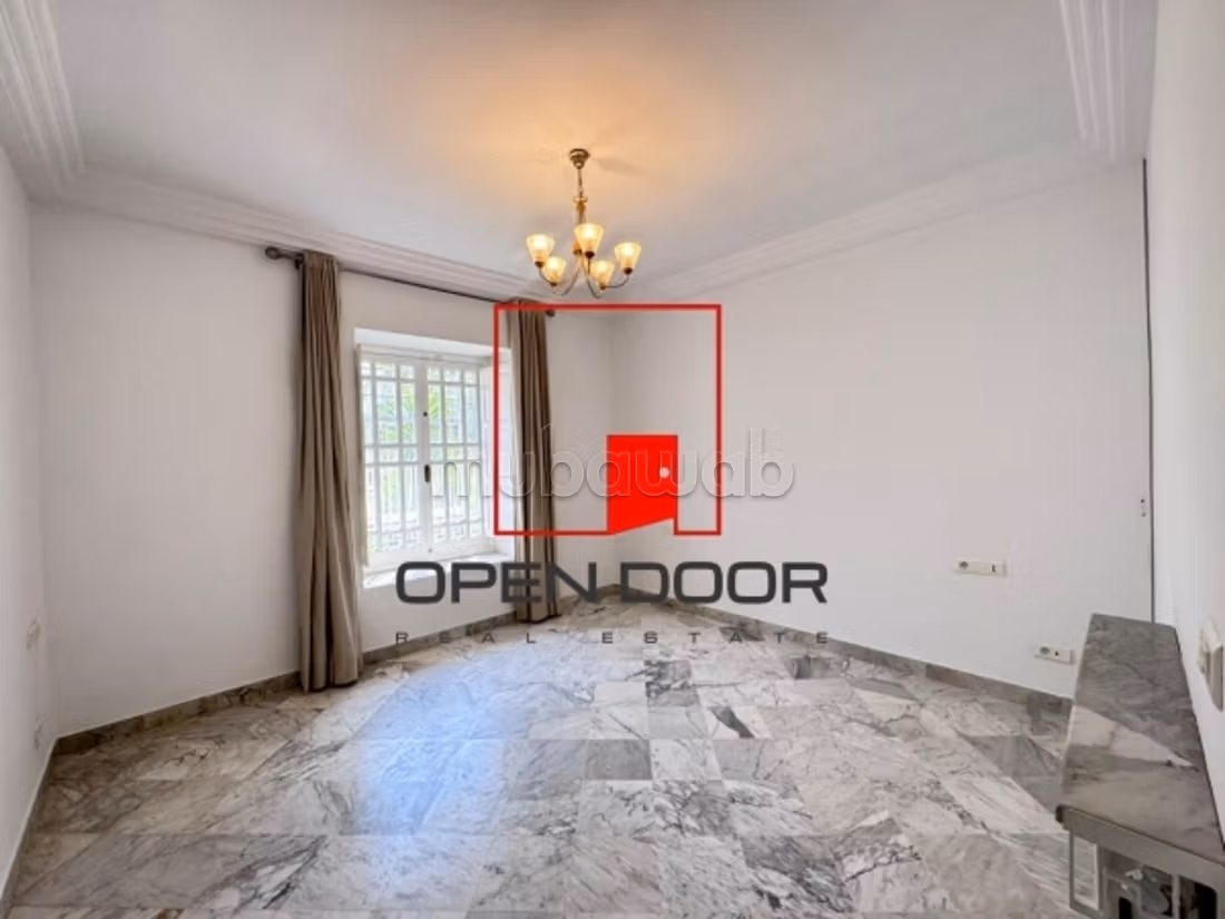 À VENDRE Villa indépendante avec garage et studio
