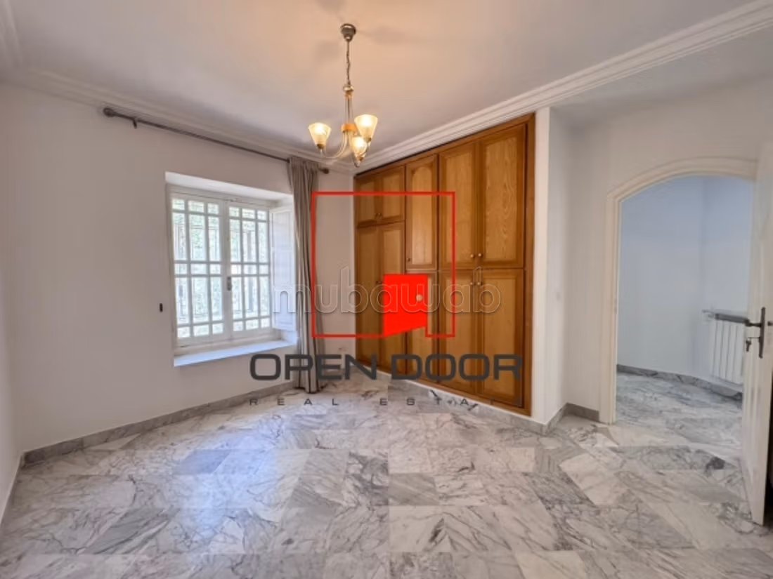 À VENDRE Villa indépendante avec garage et studio