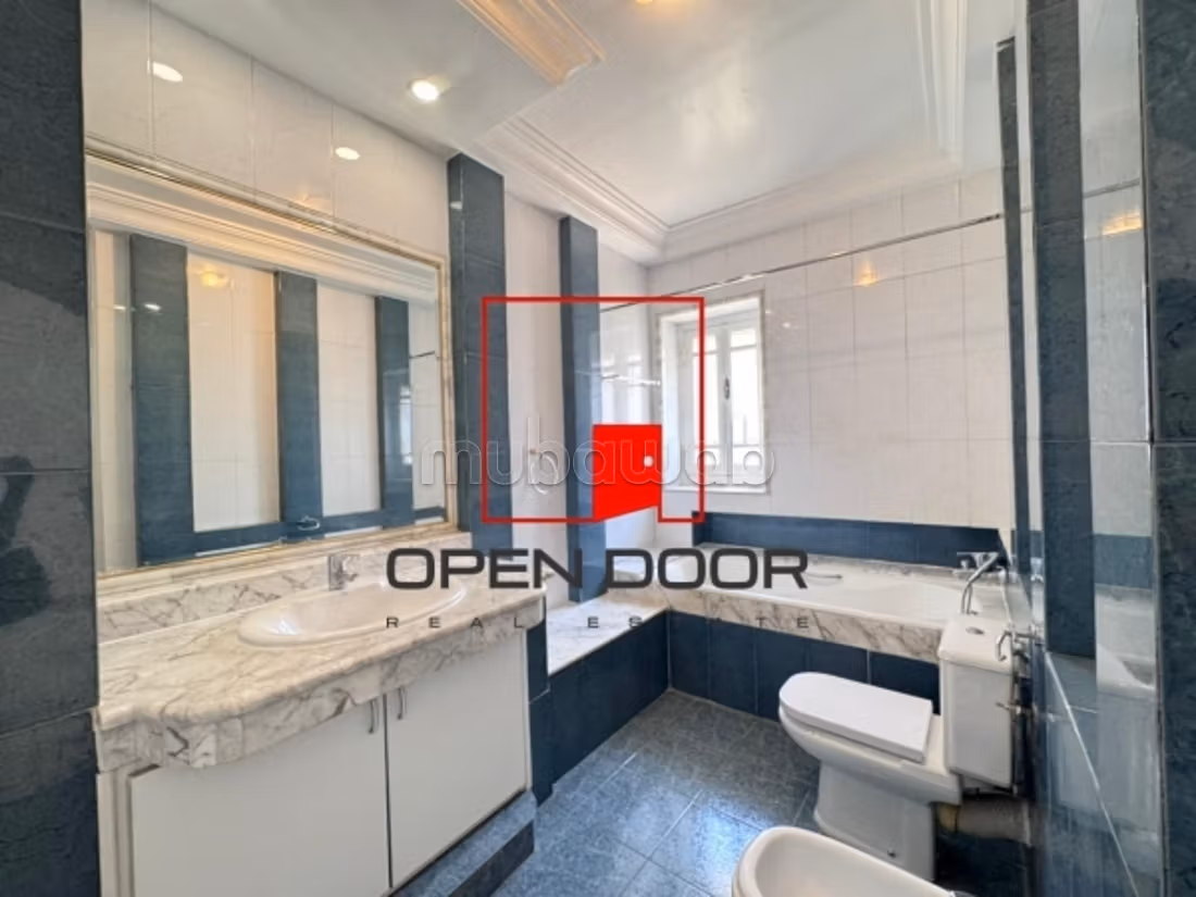 À VENDRE Villa indépendante avec garage et studio