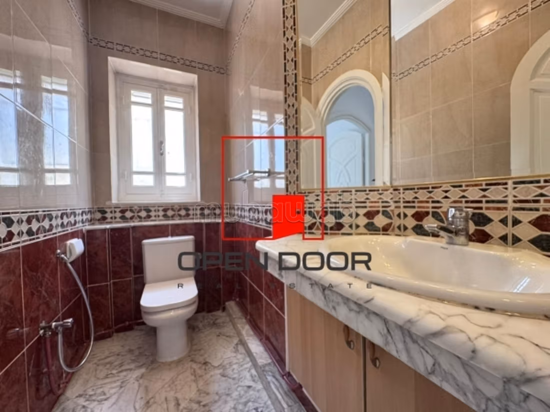 À VENDRE Villa indépendante avec garage et studio