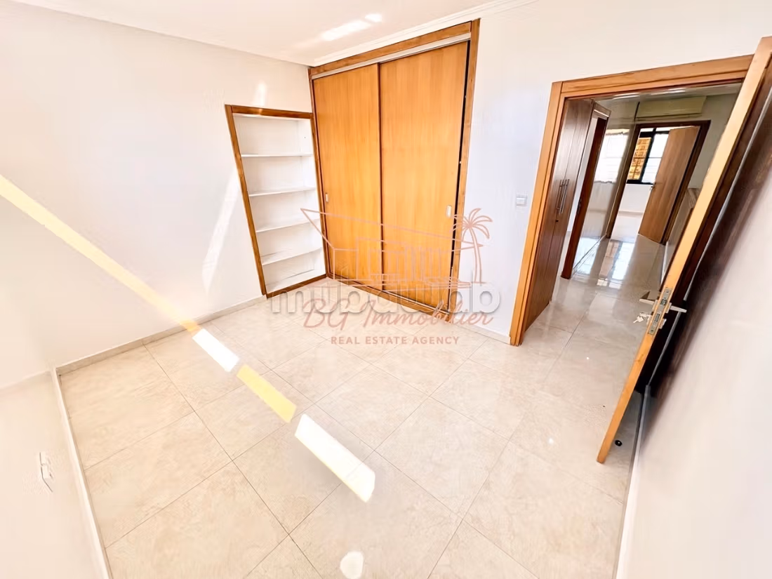 Charmant App rénové Centre ville avec 4 chambres