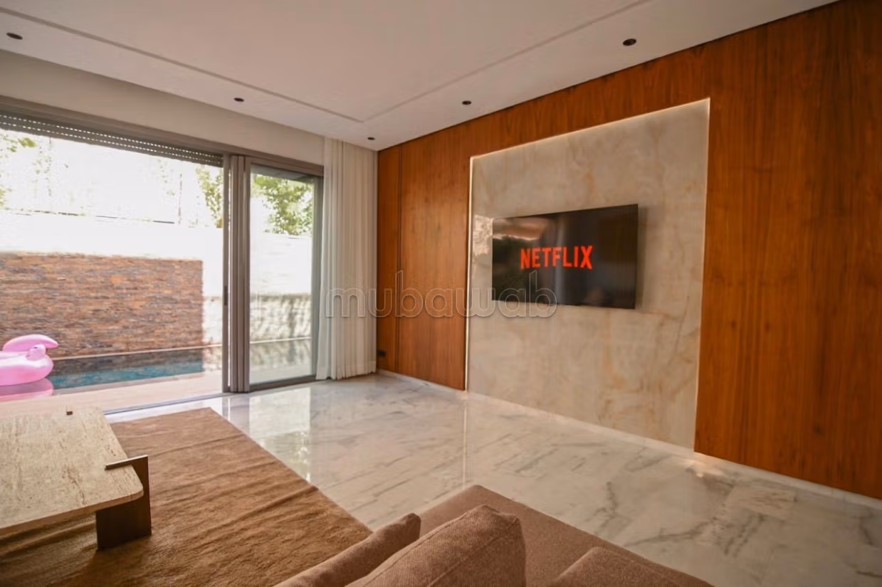 Luxe gemeubileerde villa te huur nabij het Salmanpaleis