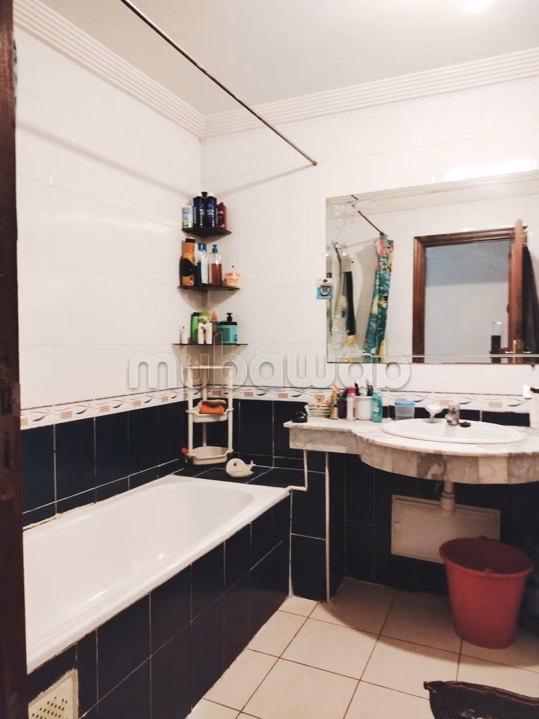 Appartement en location à Samlalia. 
2 grandes pièces. 
Avec ascenseur et terrasse — 5
