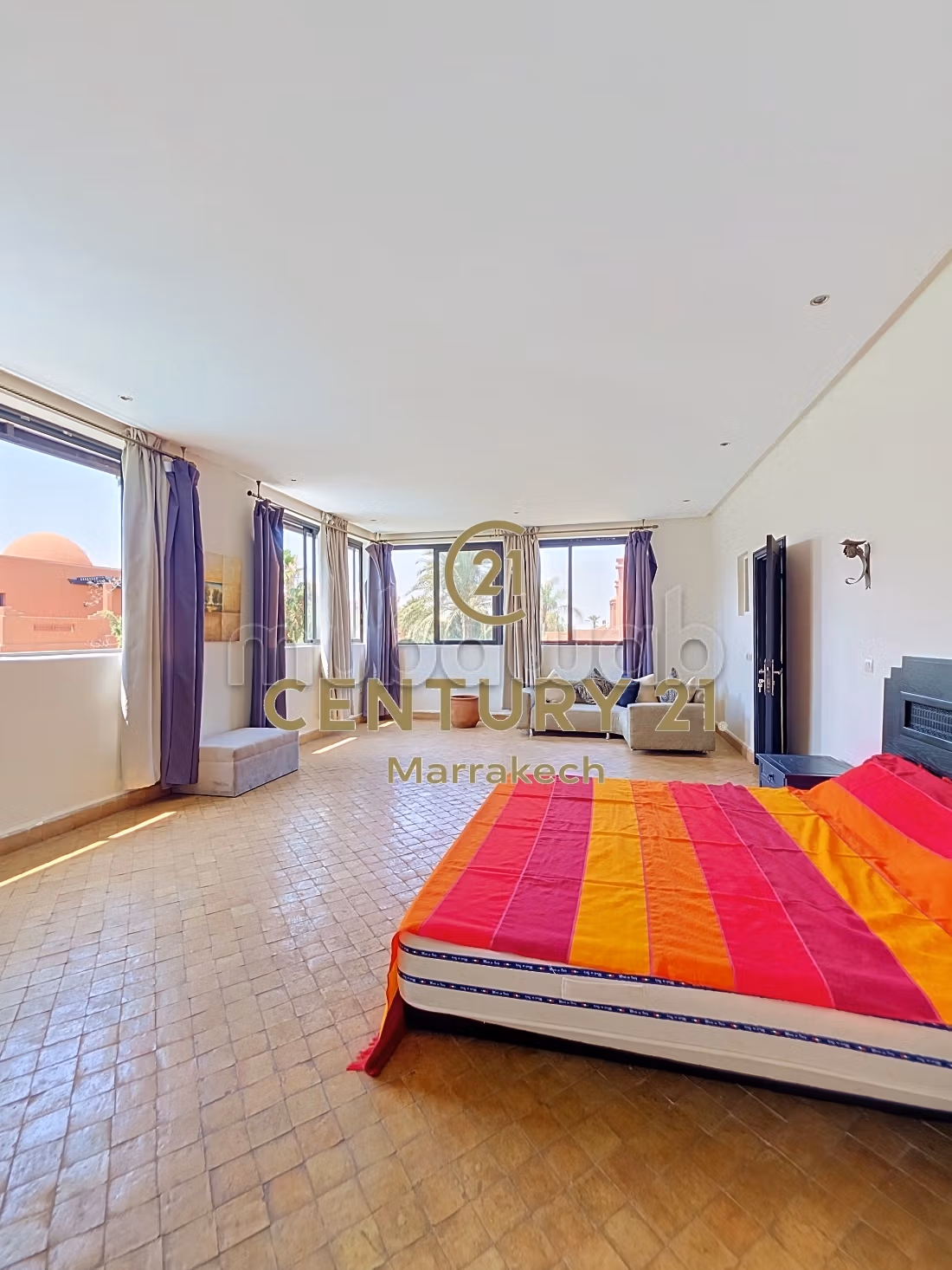 Charming villa in a secure residence